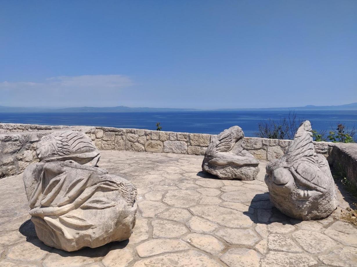 Sivilla Studios Afytos Luaran gambar