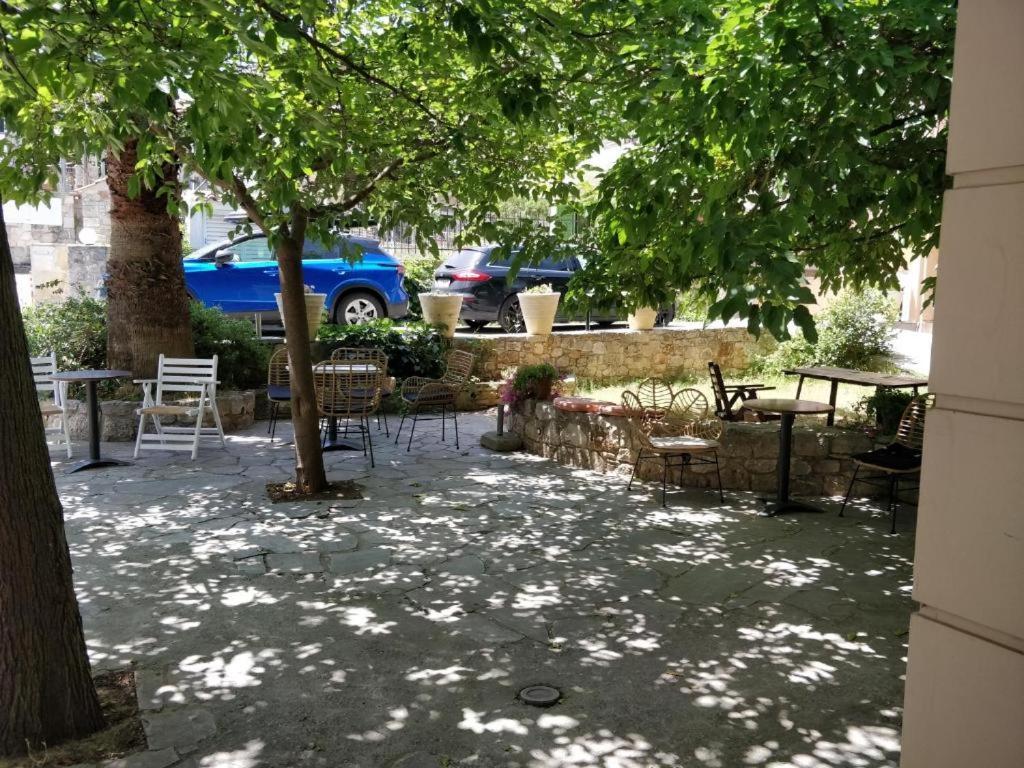 Sivilla Studios Afytos Luaran gambar