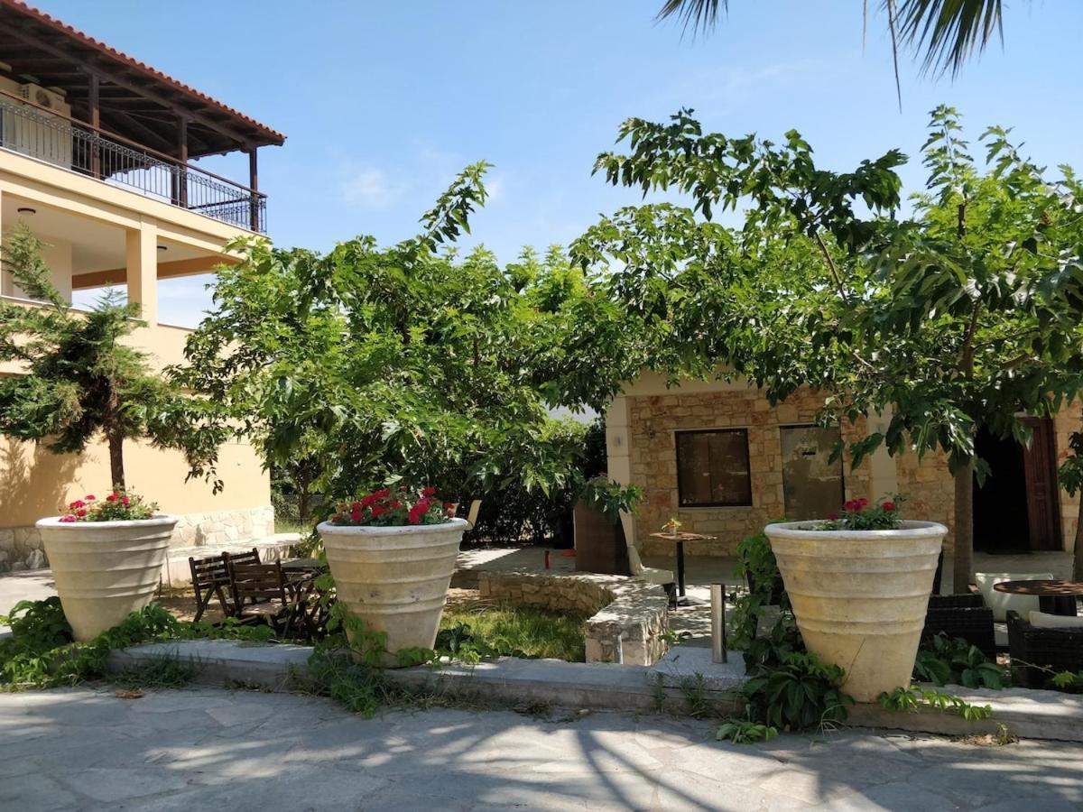Sivilla Studios Afytos Luaran gambar