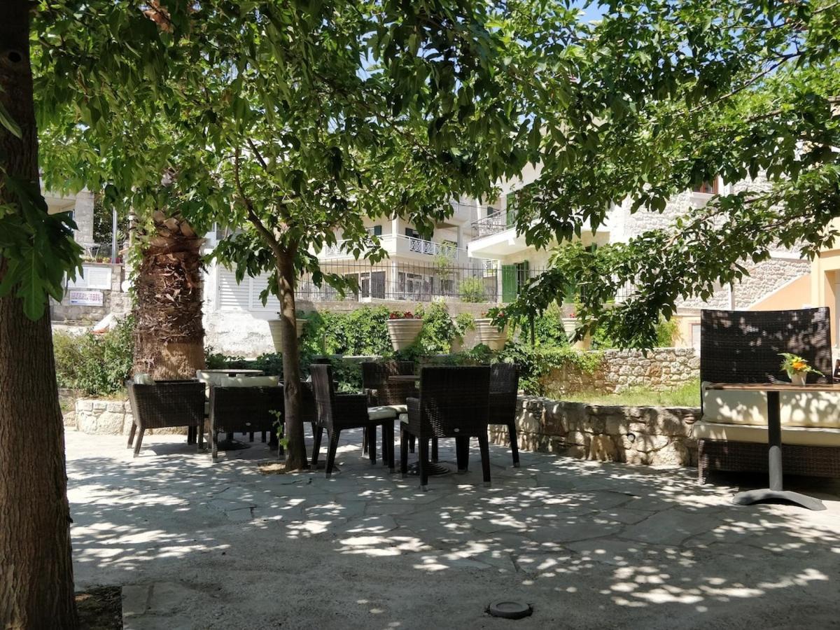 Sivilla Studios Afytos Luaran gambar